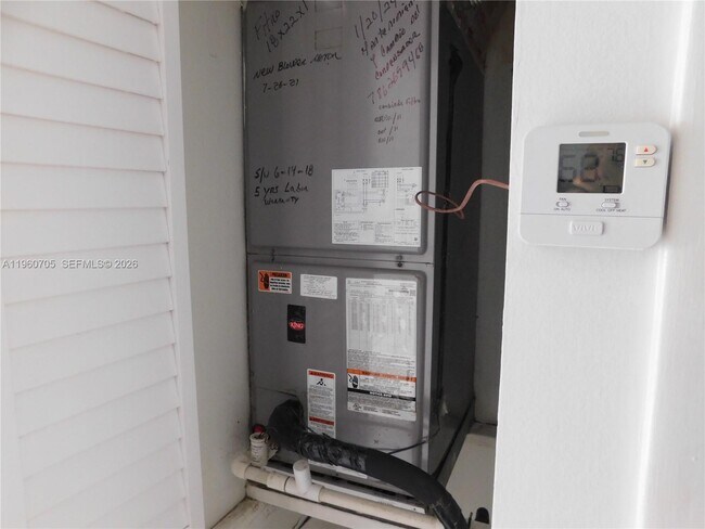 Building Photo - 14211 Kendale Lakes Cir