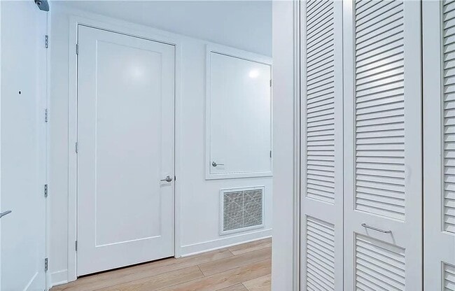 Building Photo - 1204 Rivington