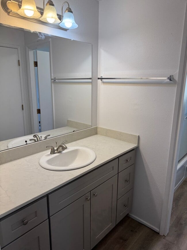 Building Photo - thaa01