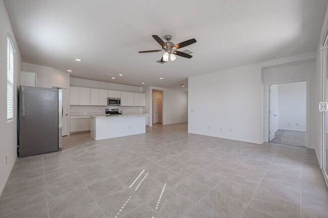 Building Photo - Alamar Living, 4 Bed, 3 Bath Rental!