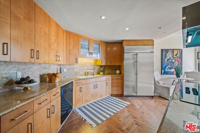 Building Photo - 300 N Swall Dr