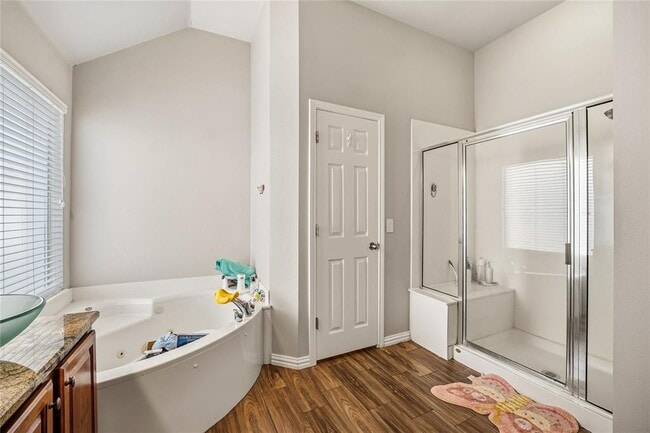 Building Photo - 2112 Bandera Path