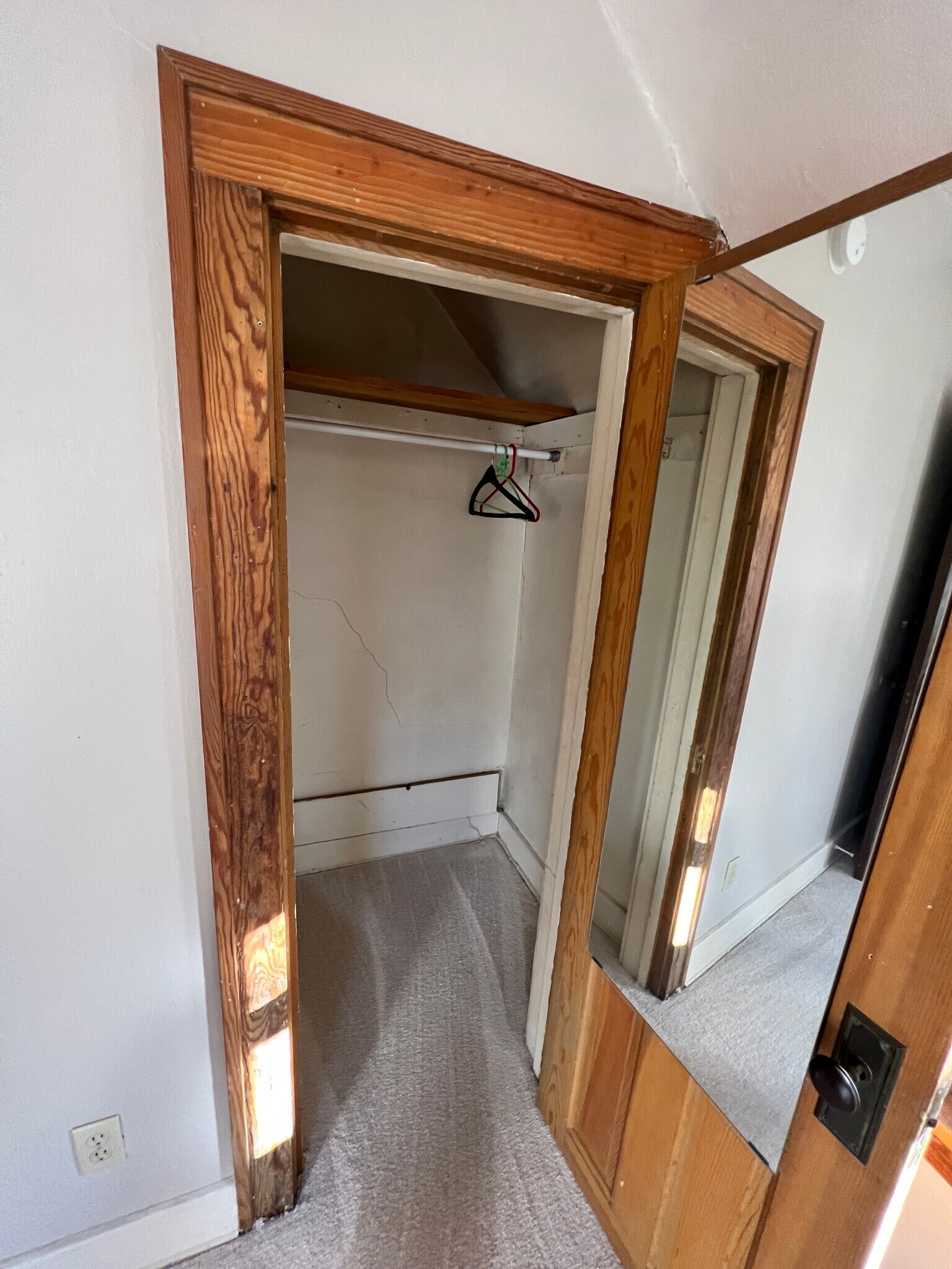 Building Photo - 3058 Hayes St NE