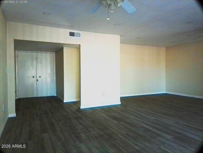 Building Photo - 11644 N Balboa Dr