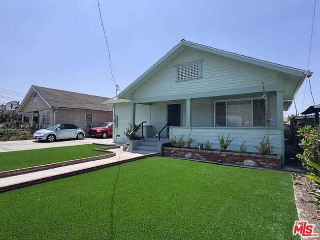 Building Photo - 319 N Rowan Ave