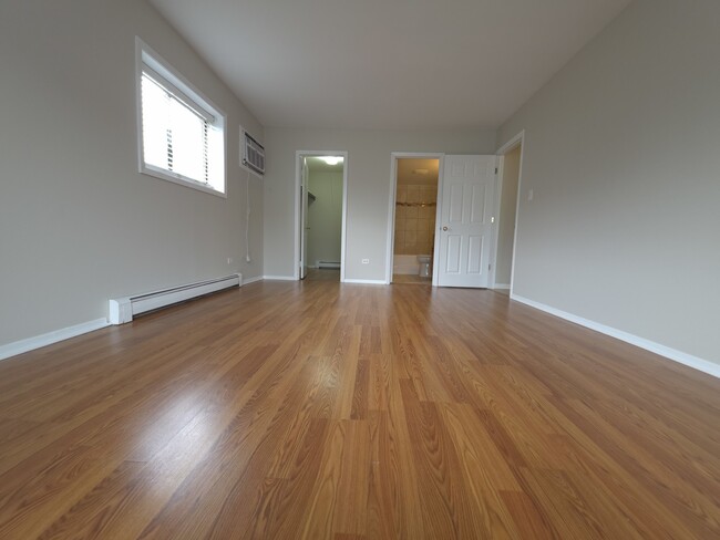 Building Photo - 412 E Bailey Rd