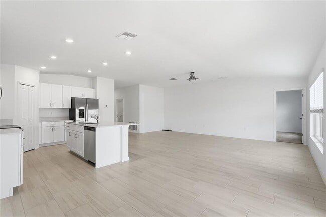 Building Photo - 8808 Bay Leaf Dr