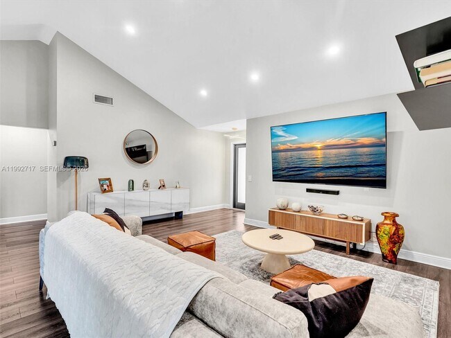 Building Photo - 2083 Augusta