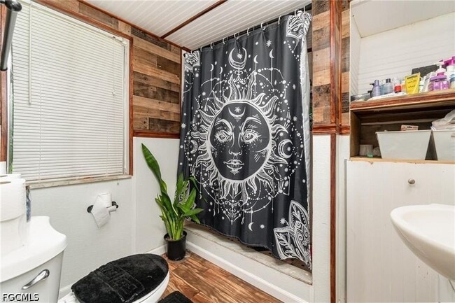 Building Photo - 102 3rd St