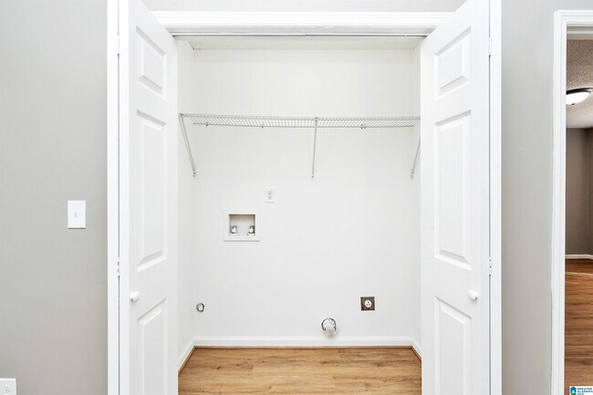 Building Photo - 3719 Gray Oaks Dr