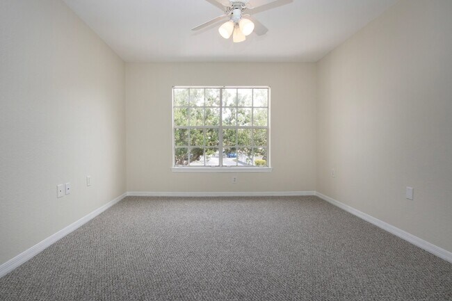 Building Photo - 2 Bedroom Condo W/ Garage in Lakewood Ranch