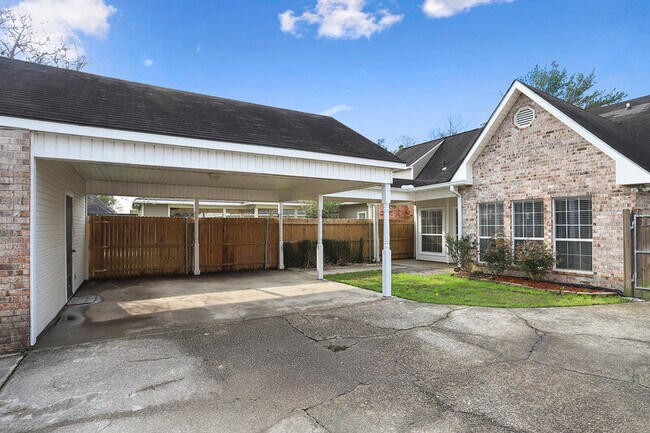 Building Photo - 10735 Erin Vale Ave