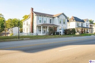 Building Photo - 208 N Mulberry St