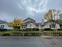 Building Photo - Charming 2BDRM 2.5BA with LOFT | Perfect Location near Folsom Premium Outlets & Lake Natoma!