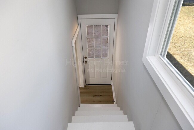 Building Photo - 1201 E 32nd St