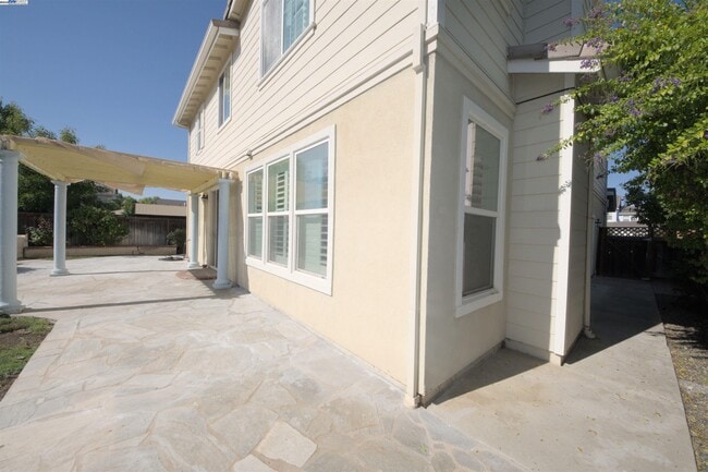 Building Photo - 1612 Marina Way