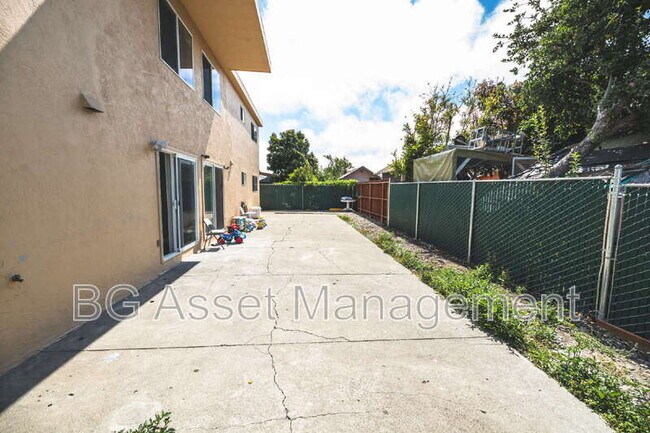 Building Photo - 1610 Sanford Ave