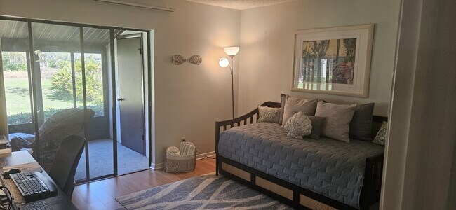 Office/Bedroom (trundle bed) - 1400 Tarpon Woods Blvd