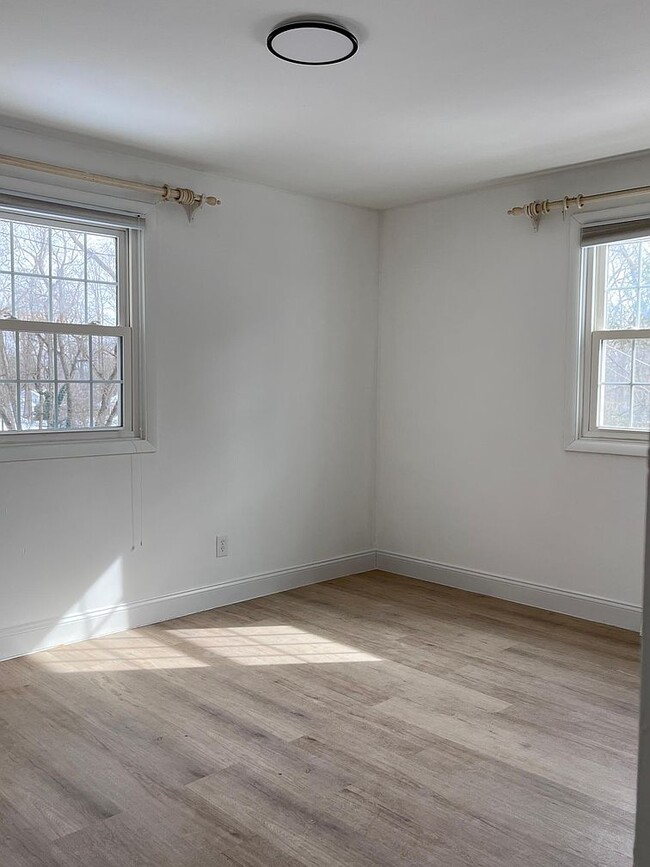 Building Photo - 1543 Ashby Rd