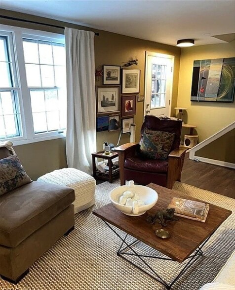 Building Photo - 1872 Higby Dr