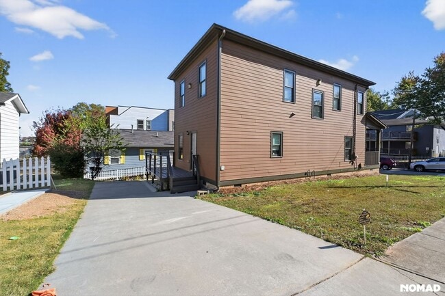 Building Photo - 237 Crumley St SW