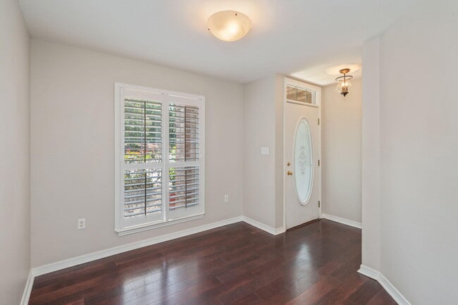 Building Photo - 1402 Ernest Hemingway Dr