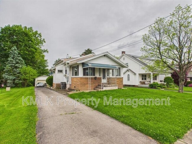 Primary Photo - 1654 Wakefield Ave