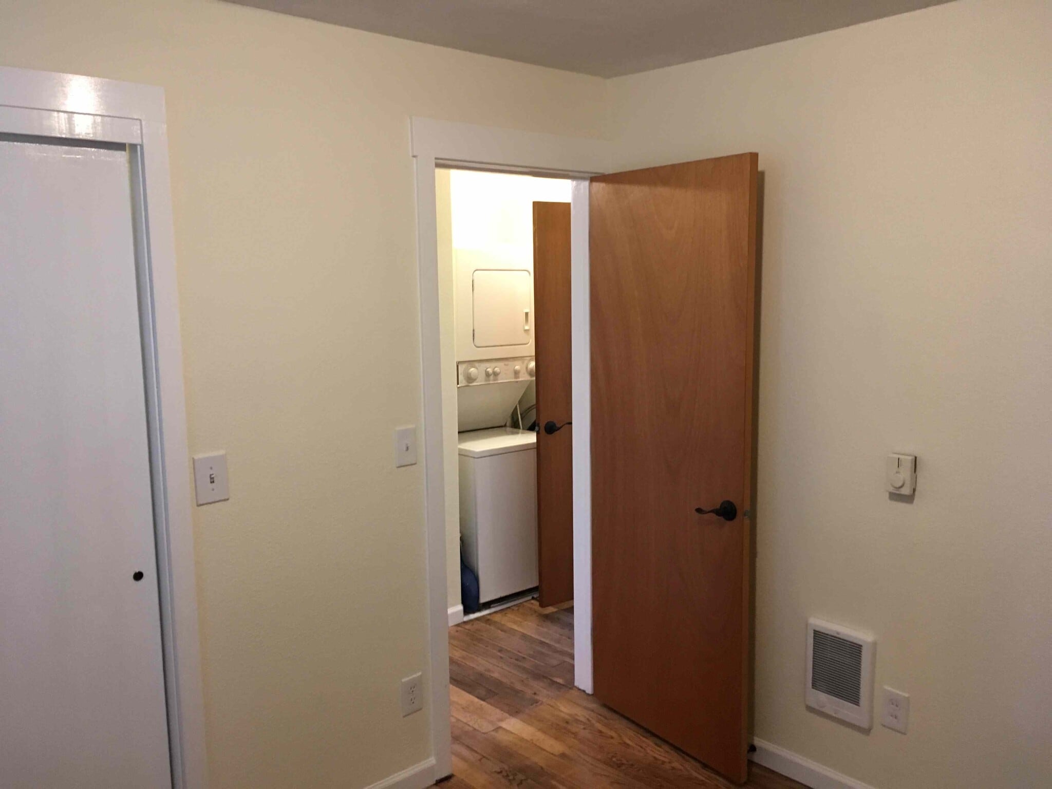 Front bedroom - 5007 SW Custer St