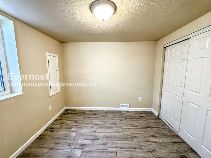 Building Photo - 1345 Xanadu St