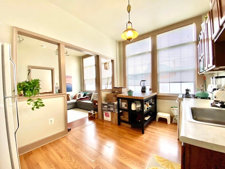 Building Photo - 8 Commonwealth Ave