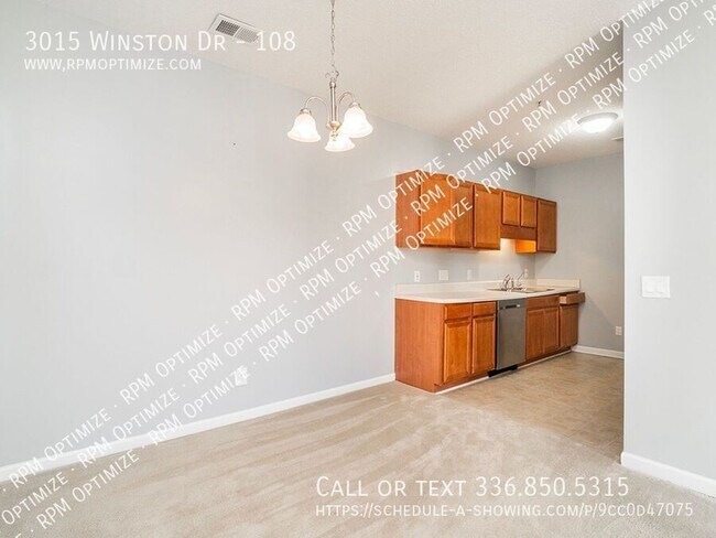 Building Photo - 3015 Winston Dr