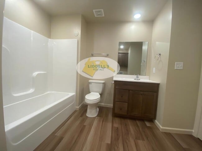 Building Photo - 308 W Locust St