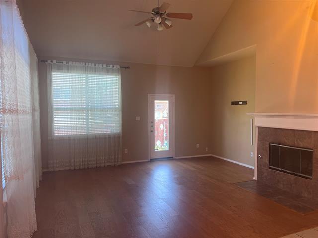 Building Photo - 11490 La Grange Dr
