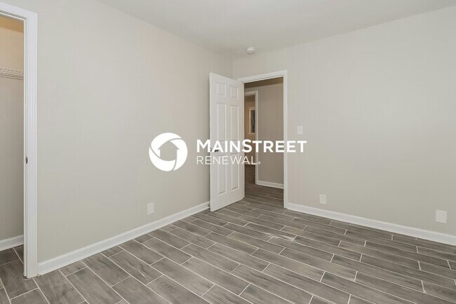 Building Photo - 3 Bedroom Pet-Friendly Home in East Point, GA with Main Street Renewal