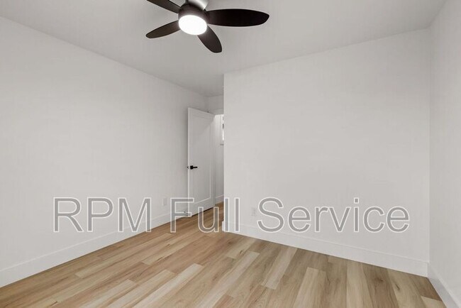 Building Photo - 1715B Heiman Street