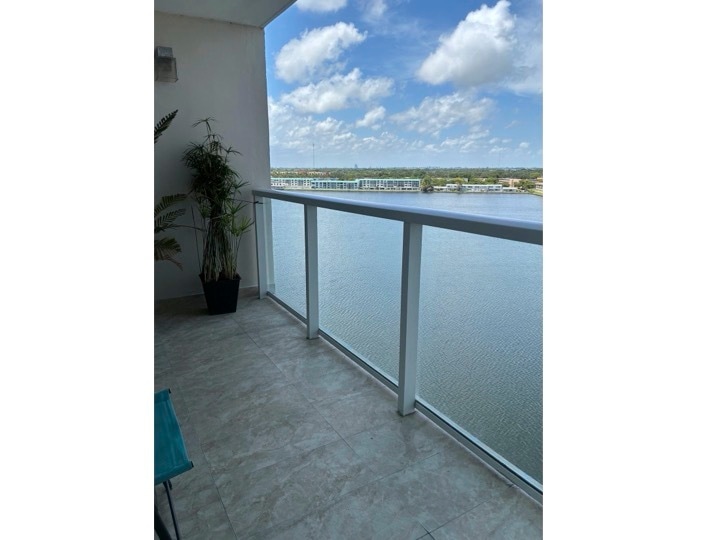 Building Photo - 1301 NE Miami Gardens Dr