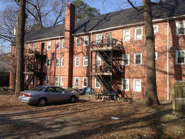 1207 - 1209 47th St. - 1207 W. 47th Street
