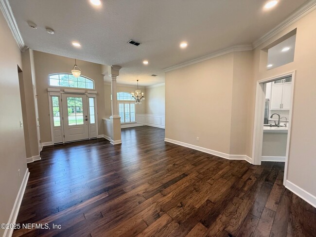 Building Photo - 7860 Turnstone Cir E