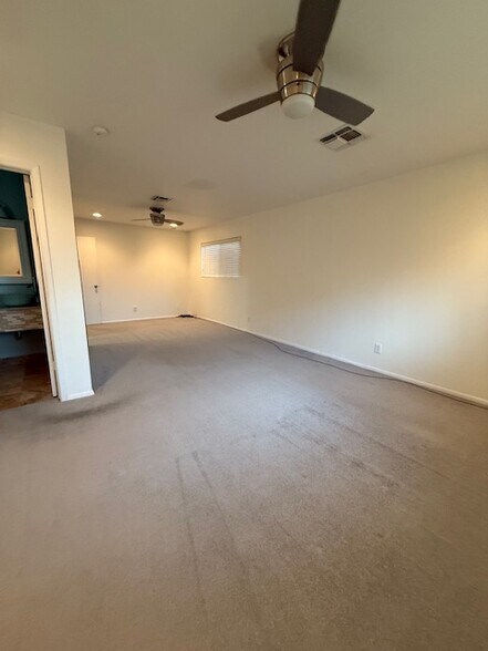 Building Photo - 8425 E Bonita Dr