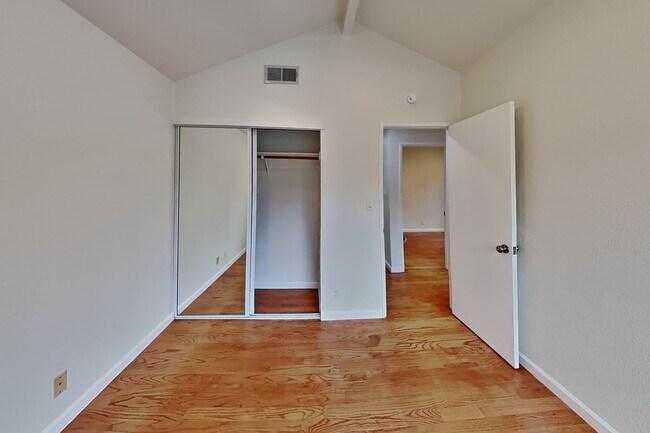 Building Photo - 2331 Sweetwater Dr