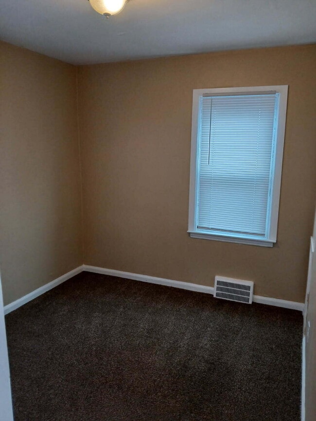 Building Photo - 12075 Rossiter St