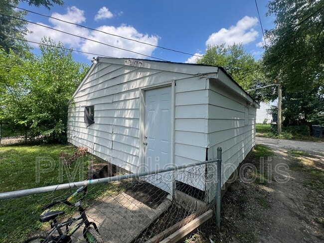 Building Photo - 65 S Bradley Ave
