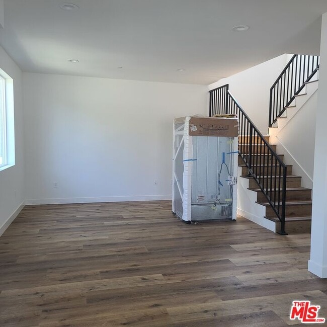 Building Photo - 13824 Bessemer St