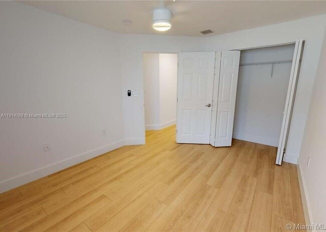 Building Photo - 5081 NW 116th Ct