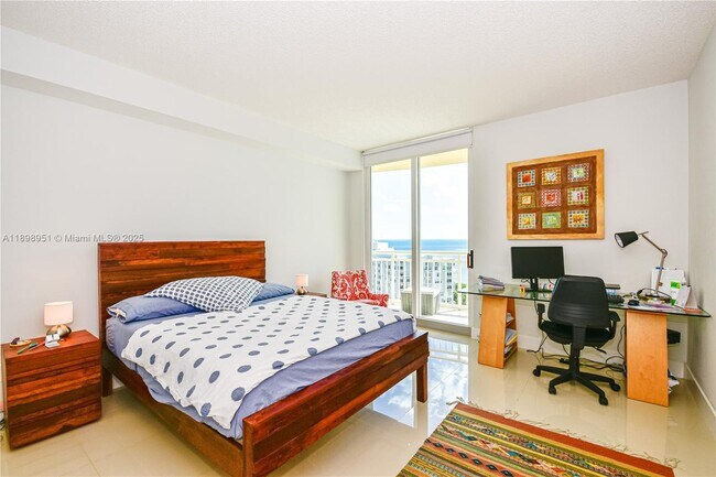 Building Photo - 2475 Brickell Ave