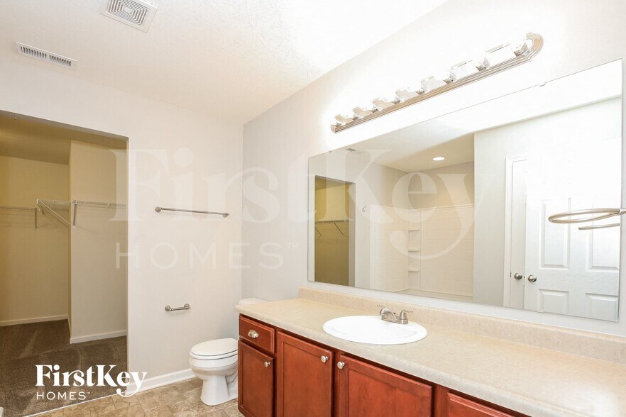 Building Photo - 17030 S Burntwood Way