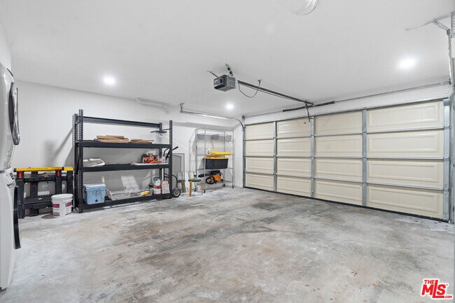 Building Photo - 1015 Marine St