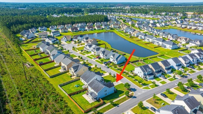 Building Photo - 201 Bigleaf Ct