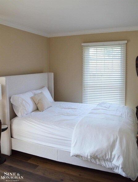 Building Photo - 744 Trombley Rd