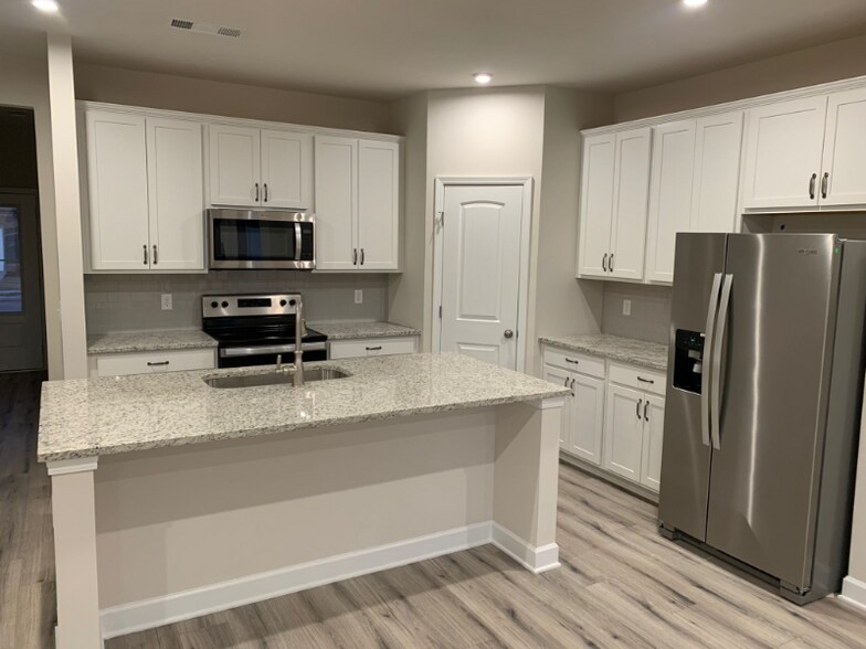 Building Photo - 114 Fister Dr